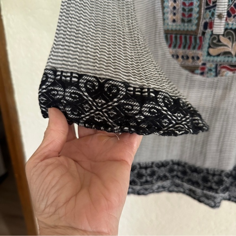 Soft Surroundings Embroidered Tunic Top Womens S Grey‎ Striped Boho 3/4 Sleeve - Picture 6 of 16